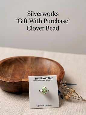 belk Silverworks Green and White Clover Bead Charm